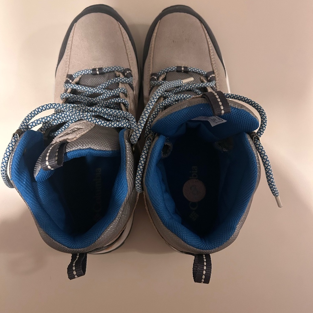 Columbia newton ridge women’s hiking boots - Picture 3 of 5